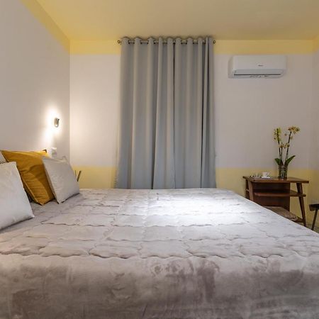 Teatro Toledo 272 Bed & Breakfast Наполи Екстериор снимка