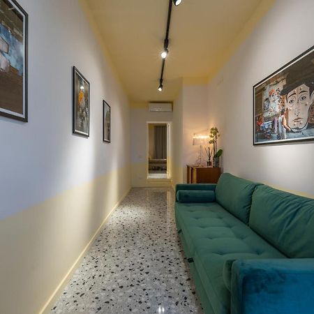 Teatro Toledo 272 Bed & Breakfast Наполи Екстериор снимка