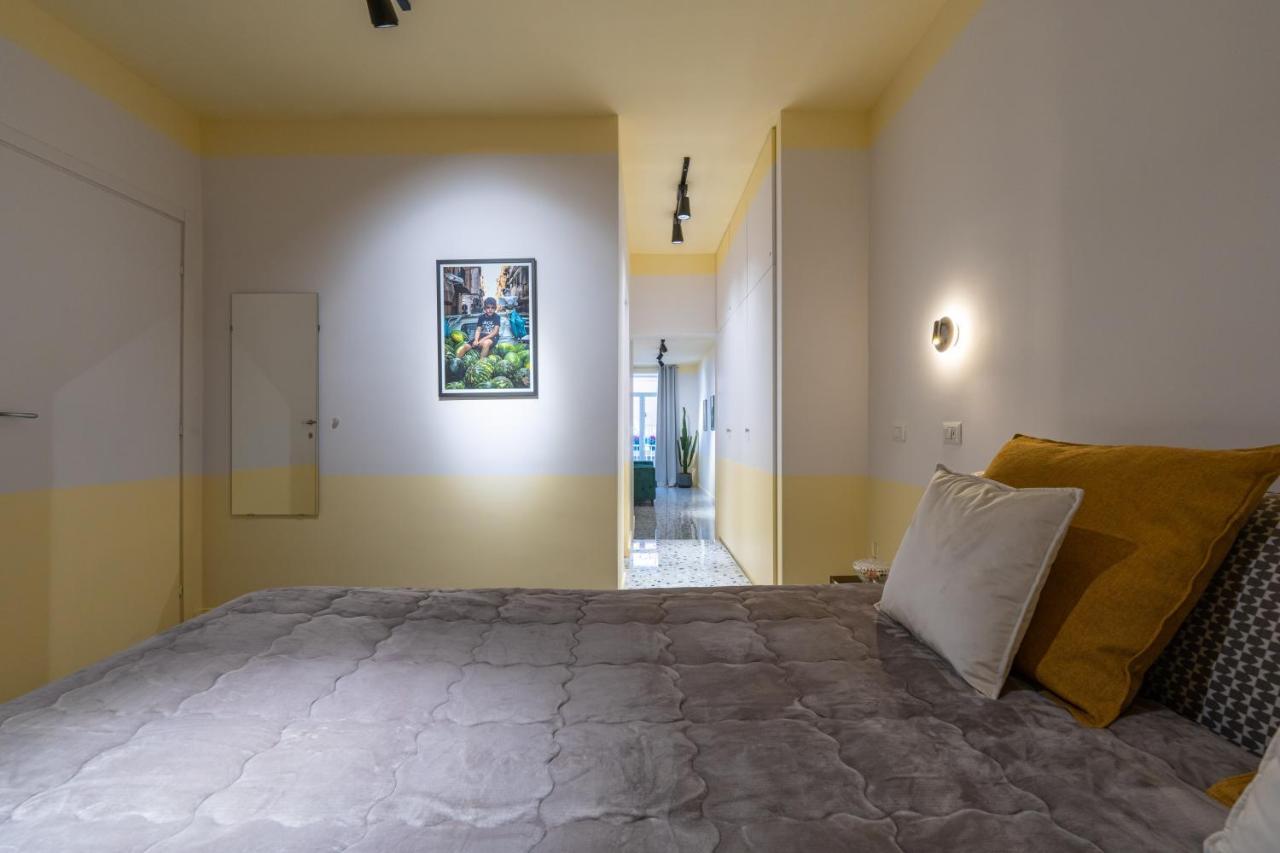 Teatro Toledo 272 Bed & Breakfast Наполи Екстериор снимка